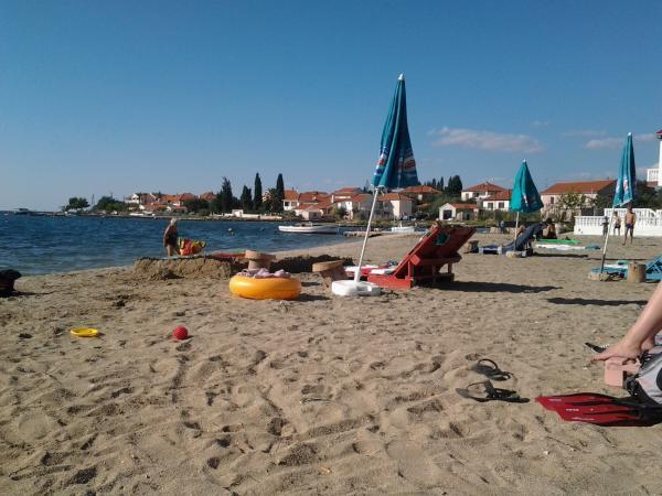 Apartments Lena Sutomišćica Kültér fotó